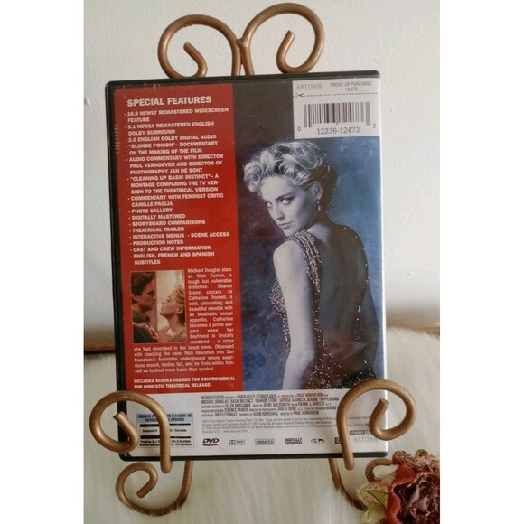 BASIC INSTINCT - Picture 3 of 3